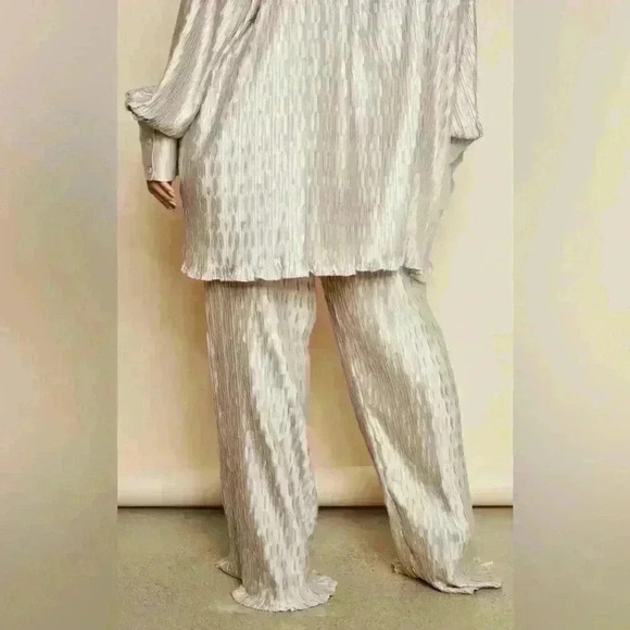 Plus Oatmeal Plisse Wide Leg Pants - Picture 2 of 3